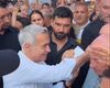 Călin Georgescu, baie de mulțime la Domnești, în Argeș / A vorbit în discursul său despre„Grădina Maicii Domnului”, despre românii jefuiți de munca lor și a încheiat apoteotic cu o reinterpretare a unui citat dintr-un film de desene animate