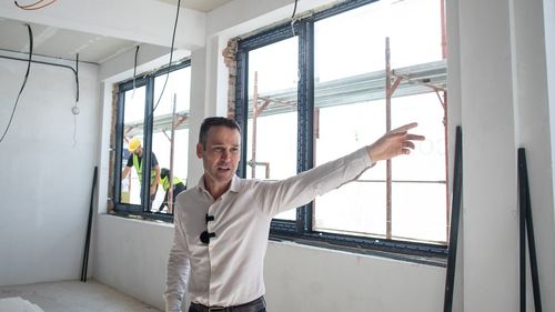 Investigație Buletin de București: Aventurile internaționale ale primarului Negoiță. Deplasări din bani publici, închiriere de mașini de lux și cazări la hoteluri de patru și cinci stele