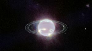Telescopul spațial James Webb surprinde imagini uimitor de clare ale planetei Neptun și ale inelelor sale