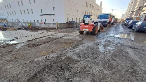 Nicuşor Dan îl așteaptă pe premierul Marcel Ciolacu la un şantier ilegal / ”Sursa traficului nu sunt nişte şantiere pe care noi le facem ca să schimbăm conductele de termoficare şi metrou”