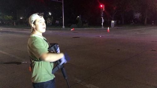 Crime cu sânge rece sau legitimă apărare? Procesul lui Kyle Rittenhouse, "trăgătorul din Kenosha," învrăjbește și mai mult americanii