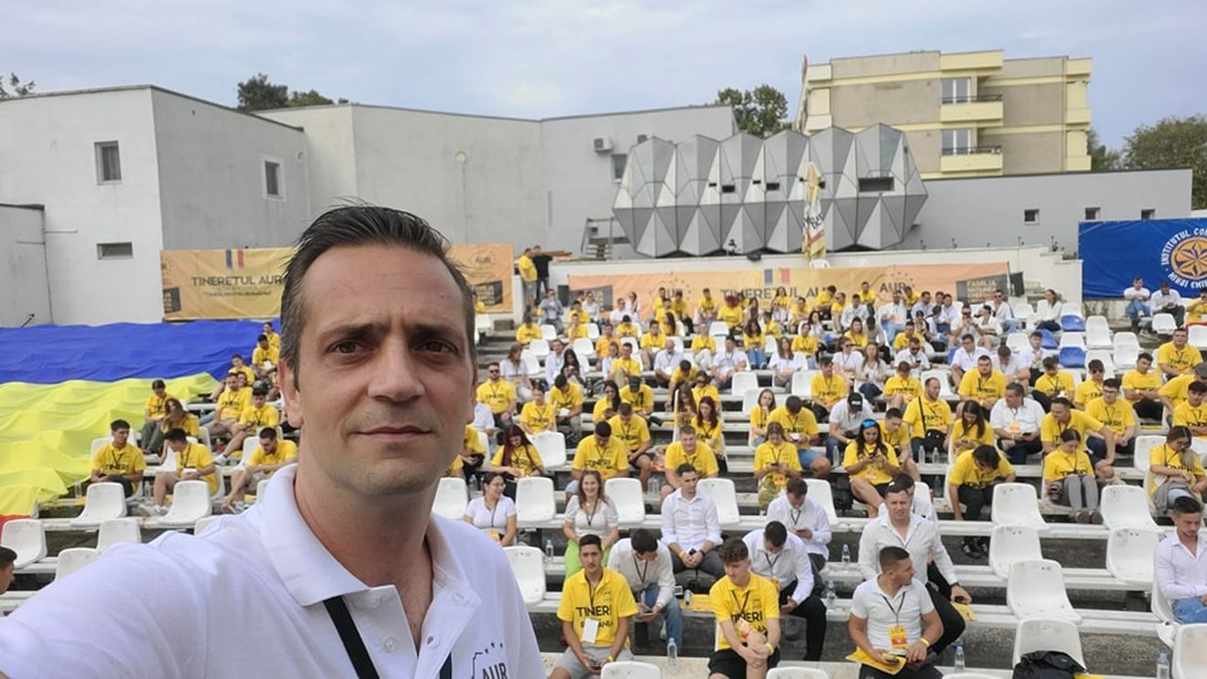 SURSE Un membru AUR, șef de cabinet al unei deputate, prins în flagrant când ar fi primit 1.500 de lei mită pentru a-și trafica influența / AUR a anunțat excluderea lui din partid