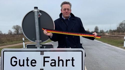 Un deputat german de rang înalt spune că votul din Germania a fost „manipulat cu succes” de actori străini / Șeful comisiei de informații a Bundestagului: A existat o influență relevantă și ilegitimă asupra procesului decizional