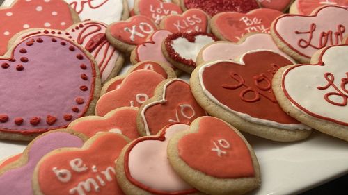 Director general în ANPC, recomandări pentru consumatori la achiziţionarea de dulciuri, bijuterii sau cosmetice pentru a fi oferite de Sfântul Valentin sau Dragobete