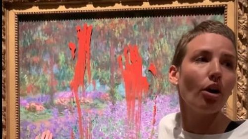 VIDEO Două activiste de mediu au vandalizat un tablou de Monet, expus într-un muzeu din Suedia