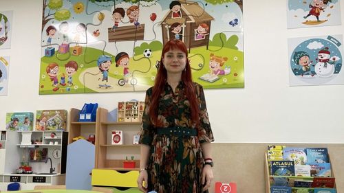 VIDEO Educatoare la țară: Ce înseamnă să predai în sistem simultan, la grădiniță. Unul din 10 copii români învață în clase amestecate