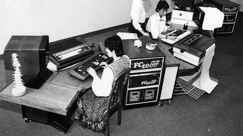 Shut down la fabrica de calculatoare Felix, înființată în anii 70. Cererea de insolvență se judecă luna viitoare. Plus: Interesele imobiliare din spatele afacerii