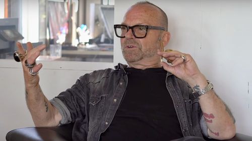 Pielea tatuată a unui artist din Germania, achiziţionată la licitaţie de un colecţionar de artă / Urmează să fie îndepărtată și livrată după moartea acestuia