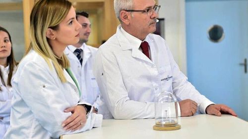 Iubita lui Dragnea se revoltă că ANP nu i-ar permite fostului lider PSD să își trateze afecțiunile medicale: "Unde este garantată demnitatea umană când omul are dureri insuportabile și este lăsat să se chinuie?!"