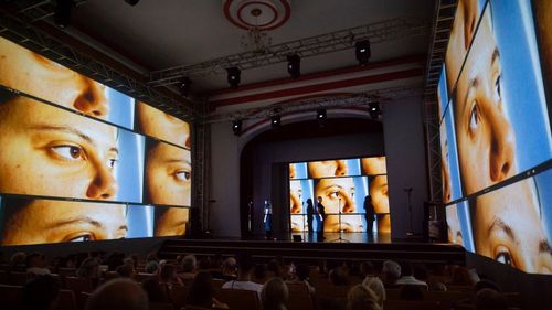 VIDEO Impactul inteligenței artificiale asupra teatrului / Marcel Iureș: „Teatrul e mai viu și e mai tare decât inteligența artificială, iar ea e artificială, așa cum îi zice, e doar o sculă, un instrument” / Ce spun actorii tineri