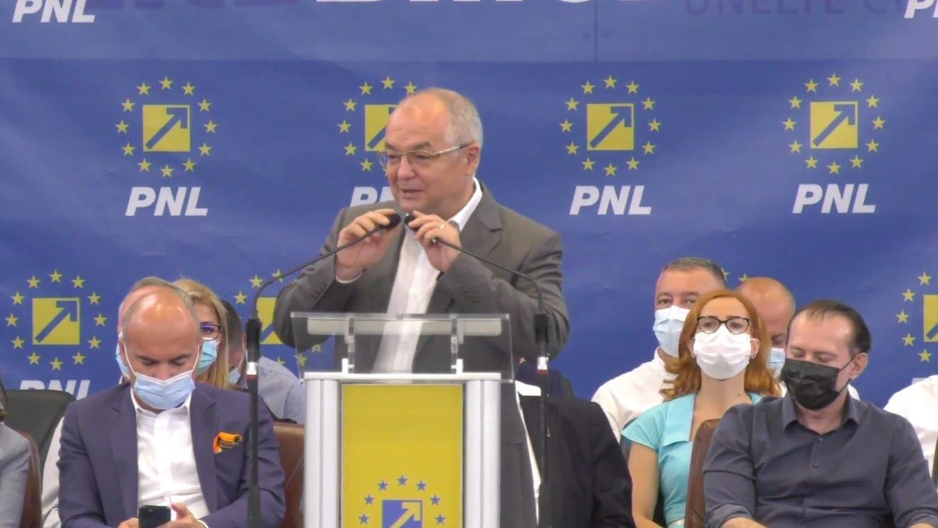 Prezent la Conferința alegerilor din PNL Bihor, Boc le-a transmis lui Cîțu și Orban să pună capăt dezbinării din partid