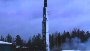 Preşedintele Consiliului de Supraveghere al Airbus, al doilea grup european de armament, îndeamnă Germania să se doteze cu armament nuclear tactic, în cooperare cu Franţa şi parteneri europeni / Europa ”are nevoie de o disuasiune condusă de către Europa, lărgită pentru a include elemente tactice”
