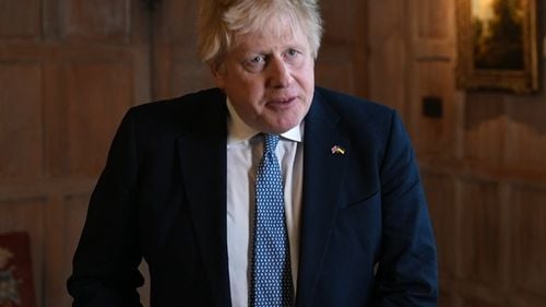 Ce este Fixed Penalty Notice primit de Boris Johnson? Premierul britanic a primit o amendă penală pentru participarea la o petrecere ilegală în timpul carantinei Covid. Va fi tratat ca un infractor, cu cazier? Cum va fi afectat din punct de vedere politic?