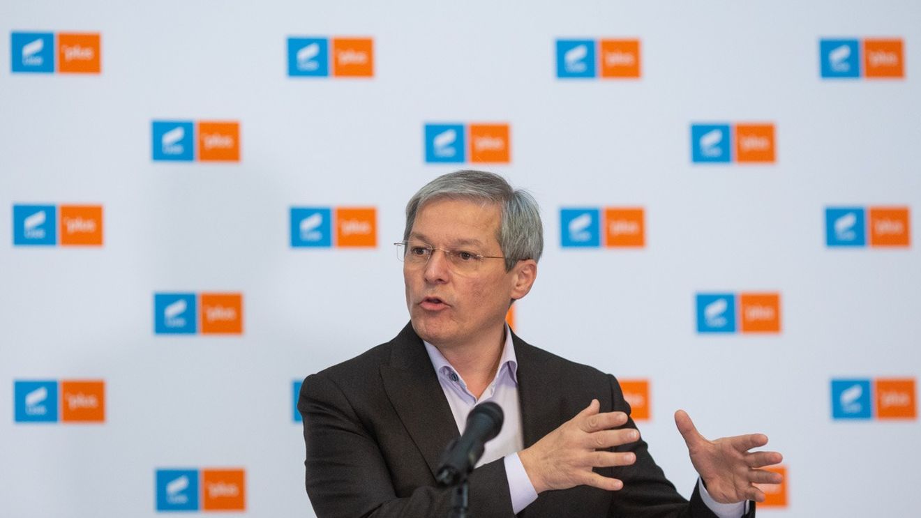 Cioloş, înainte de întâlnirea cu PNL: USR nu discută cu PSD. Singura majoritate guvernamentală din care poate să facă parte USR este cu PNL şi UDMR. Recunoaştem dreptul PNL de a avea premierul