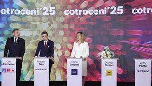 Dezbaterea prezidențială Digi24: Antonescu s-a aliat cu Lasconi, pe tema intrării lui Nicușor Dan în cursă / Ce zic candidații despre Ciolacu premier după alegeri / Acuzații de telenovelă: "Vă rog, să nu ne încăierăm" / George Simion a părăsit dezbaterea, după ce i-a dat flori Elenei Lasconi