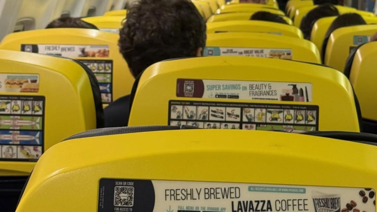 Nicușor Dan, surprins într-o cursă aeriană low-cost / Președintele ar fi călătorit alături de fetița sa și un ofițer al SPP