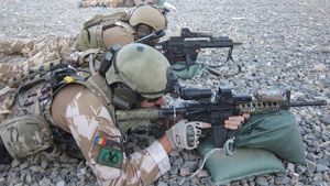 MTI: Pe model ungar, România va începe să producă arme noi, în colaborare cu italienii de la Beretta