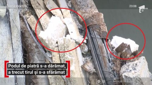 VIDEO Imagini dramatice la podul prăbușit și care fusese garantat de baronul PSD Ionel Arsene: reporterii Observator au găsit în pilonul podului bucăți de polistiren în loc de beton