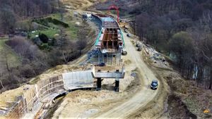 Asociația Pro Infrastructură: Mitul constructorilor chinezi, spulberat (și) în România / Constructorul Sinohydro a ajuns la 45%, stadiu fizic la Centura Zalăului, când trebuia să ajungă deja la finalizare / O altă companie din China lucrează pe A0 Nord