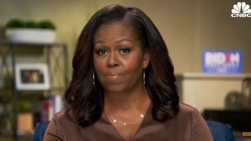 Vânzări record pentru un designer, după ce Michelle Obama a purtat un colier cu mesajul „Vote”: Eram la birou şi telefonul suna în continuu şi am început să plâng