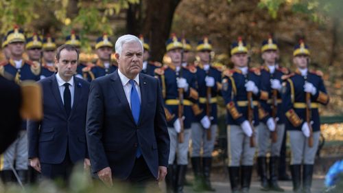 EXCLUSIV: DNA și Parchetul Vrancea au clasat dosarele în care actualul ministru al Apărării, Angel Tîlvăr, era acuzat că și-ar fi întocmit teza de doctorat cu angajații și pe calculatoarele Muzeului Vrancei / Tîlvăr a respins acuzațiile angajaților de la Muzeu