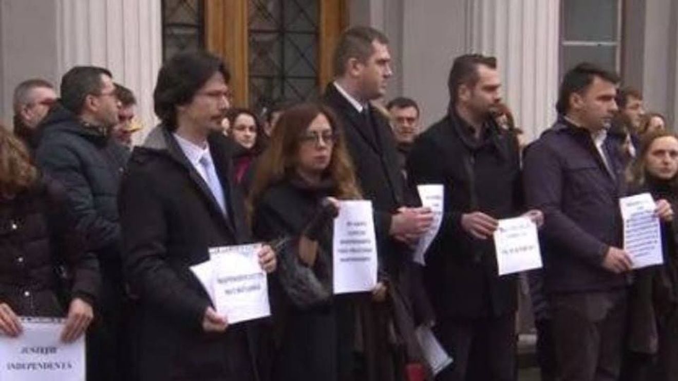 VIDEO Judecătorii din Cluj anunță că își suspendă activitatea timp de o săptămână și încep procedura de revocare a membrilor CSM