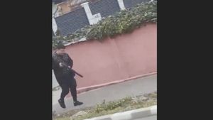 Disputa cu arme din Urziceni între clanuri interlope ar fi pornit din pricina unei tinere. Fata n-ar fi fost tratată corespunzător în clanul în care era măritată și a fost trimisă acasă / Suspecții de asasinat sunt încă liberi