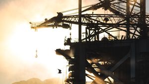 Gigantul petrolier de stat din Arabia Saudită, Aramco, închide rafinăria Ras Tanura, una dintre cele mai mari din Orientul Mijlociu, după un atac cu drone