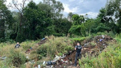 Percheziții în Caraș Severin într-un dosar penal privind nerespectarea regimului deșeurilor / Primăria comunei Prigor ar fi vizată de această anchetă