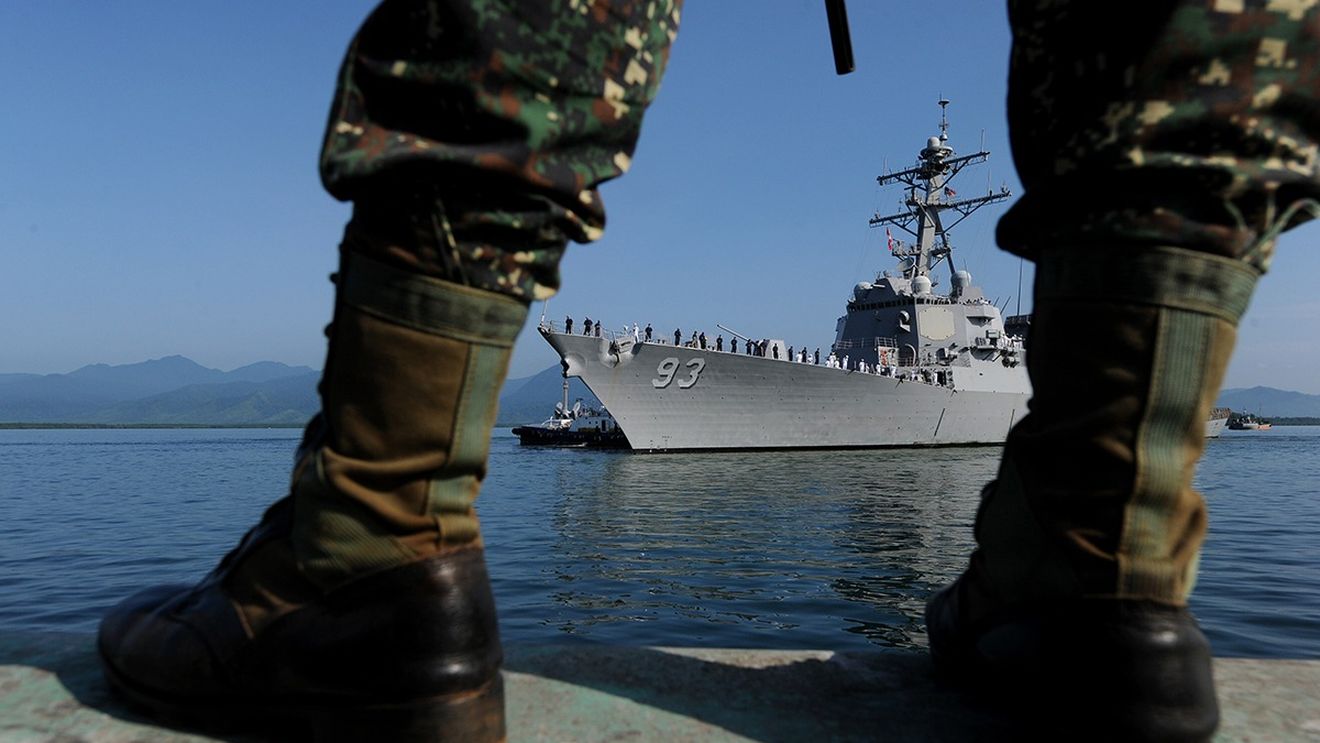 China este furioasă după ce o navă de război americană a traversat strâmtoarea Taiwan