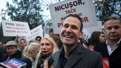 Robert Negoiță și PSD Sector 3 au organizat un protest în fața Primăriei Capitalei pe tema retrocedării unei părți din Parcul IOR