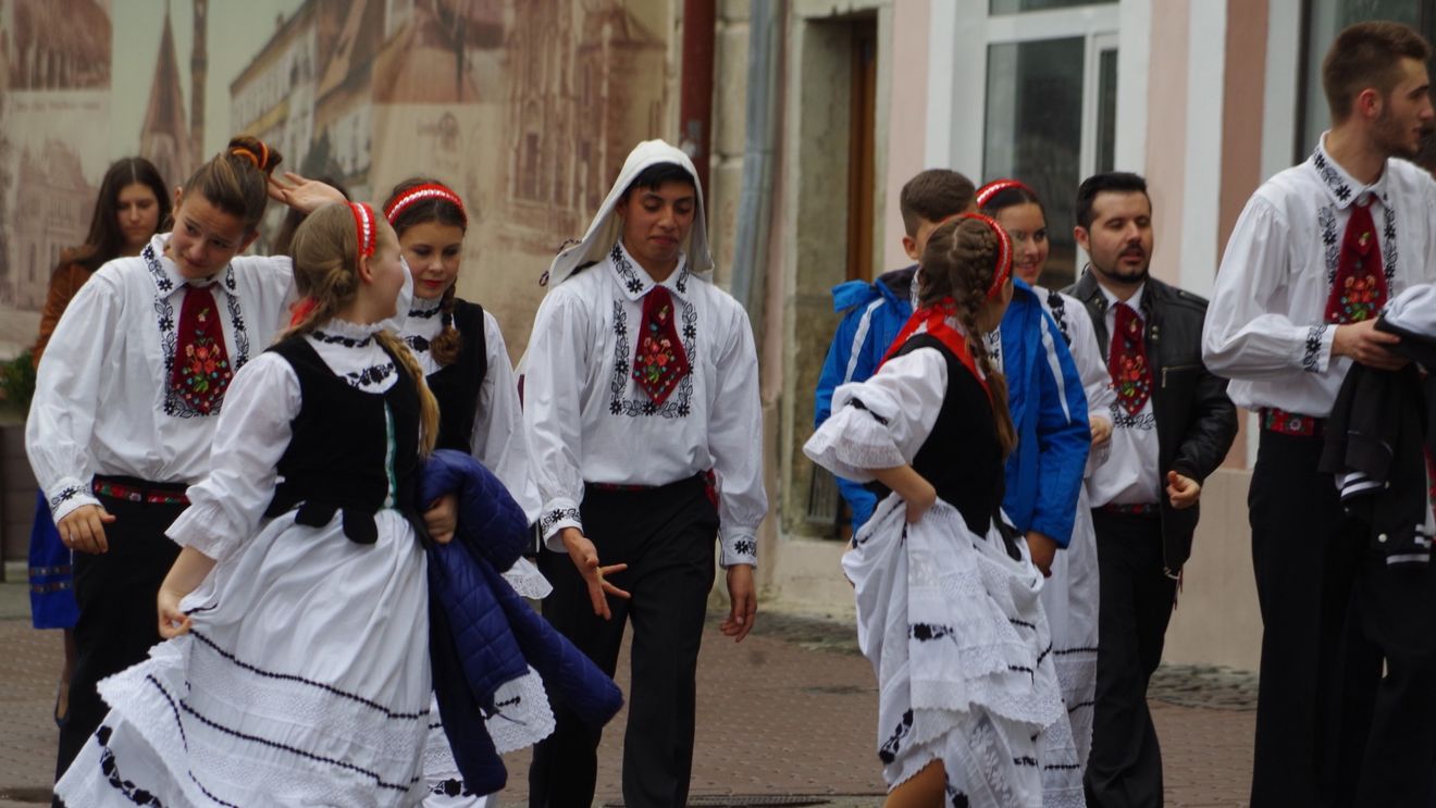 Târgul de Paşti al saşilor bistriţeni, în centrul istoric al municipiului /  Ostermarkt are o tradiţie veche de aproape nouă secole