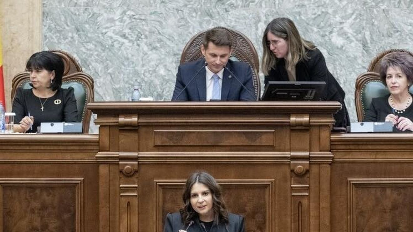 PNL acuză că PSD tergiversează proiectul de lege privind interdicţia cumulului pensiei cu salariul la stat