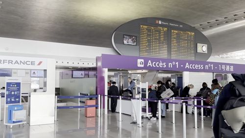 Autoritățile din Franța investighează o posibilă manipulare a senzorilor meteorologici de la Aeroportul Charles de Gaulle, după o creștere bruscă a pariurilor pe Polymarket: traderii au pariat pe temperaturi maxime zilnice