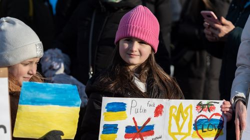 Ciolacu, discurs programatic la Satu Mare: România și-a învățat lecția cu Rusia / Nu-mi cereţi să ies să arunc cu pietre în ucraineni, sunt un popor aflat la nevoie / Protestul fermierilor nu a fost o conspirație, nu cred că există forţe străine care vor să-l îndepărteze pe Marcel Ciolacu sau PSD