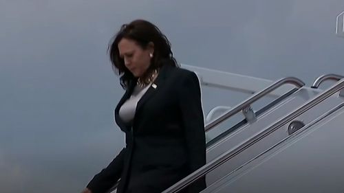 Avionul vicepreședintei Kamala Harris s-a întors la sol din cauza unei probleme tehnice