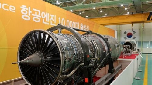 Coreenii de la Hanwha Aerospace inaugurează în Australia o fabrică de producţie de vehicule de luptă, similară cu cea pe care Hanwha Aerospace are în plan să o construiască în România