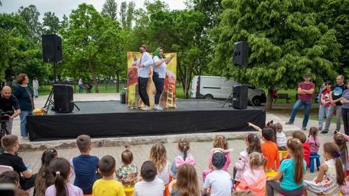 Parcurile Drumul Taberei şi Crângaşi, ocupate în weekend de activități pentru copii, cu ateliere de teatru și film, dans, upcycling, şah sau pictură