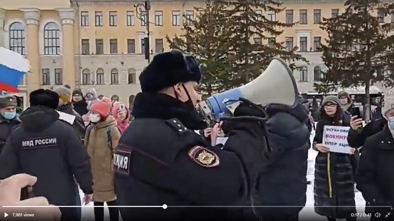 Rusia: Un jurnalist a fost reținut din pricina unui articol pe care l-a redactat despre polițiști care au refuzat să meargă în Ucraina