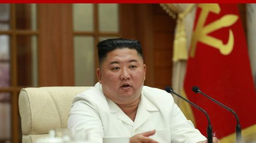 Dictatorul Kim Jong-un recunoaște oficial că țara sa se confruntă cu o criză de alimente/ Prețul unui kilogram de banane a ajuns în Coreea de Nord la 45 de dolari