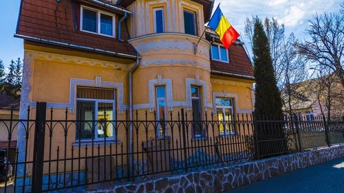 Muniţie găsită în curtea Protopopiatului Ortodox de la Miercurea-Ciuc / Cele 140 de cartușe provin, cel mai probabil din al Doilea Război Mondial