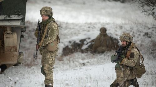 Un soldat ucrainean şi-a împuşcat cinci camarazi / Făcea parte din Garda Națională și este căutat de poliție
