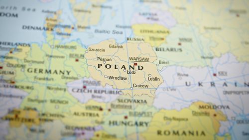 Decizia Curții Constituționale a Poloniei prin care legislația națională primează în fața dreptul european a intrat în vigoare marți/ Decizia amenință finanțarea Poloniei de către UE și este considerat primul pas spre Polexit