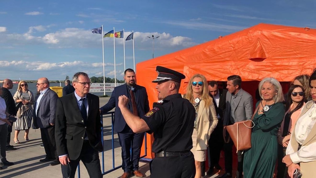 Autorităţile care deservesc punctul de trecere a frontierei din oraşul Isaccea trebuie să suplimenteze numărul angajaţilor, a transmis eurodeputatul Marian-Jean Marinescu