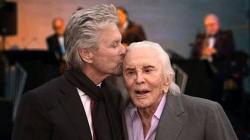 Celebrul actor Kirk Douglas a murit la vârsta de 103 ani