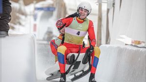 România a câștigat medaliile de argint şi bronz la sanie, la Cupa Națiunilor, organizată la St. Moritz / ”Pârtia de la St. Moritz este unica pârtie îngheţată natural”
