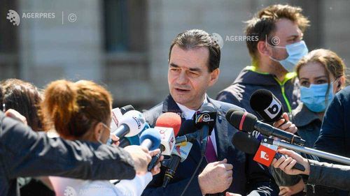 Ludovic Orban: Transmit gratitudinea noastră pentru ajutorul care a fost acordat din partea Papei, un ajutor constând în ventilatoare atât de necesare pentru sistemul medical românesc. Mulţumesc din partea Guvernului României pentru gestul caritabil făcut