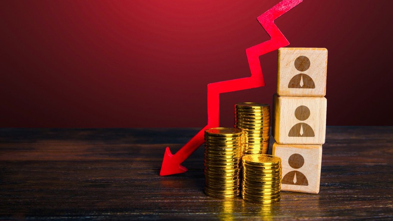 GRAFIC Mii de angajați își pierd locul de muncă la început de 2025, după o creștere de 50% a concedierilor în 2024 / Harta concedierilor colective din România: cele mai afectate județe și sectoare