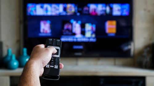 Rețea de piraterie în domeniul serviciilor de streaming, destructurată în Italia / Prejudiciu de aproape 300 de milioane de euro