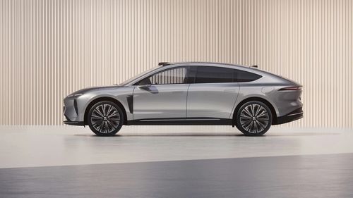 Producătorul chinez de maşini electrice Nio a prezentat un model care va concura cu Maybach şi Panamera / ET9 va costa puțin peste 100.000 de dolari